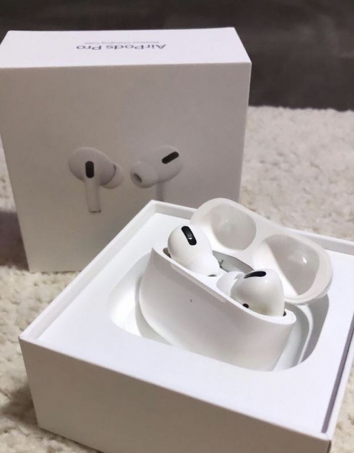 AIRPODS, BUDS AND HEADPHONES IN VARIOUS STYLES, DESIGNS AND COLOURS